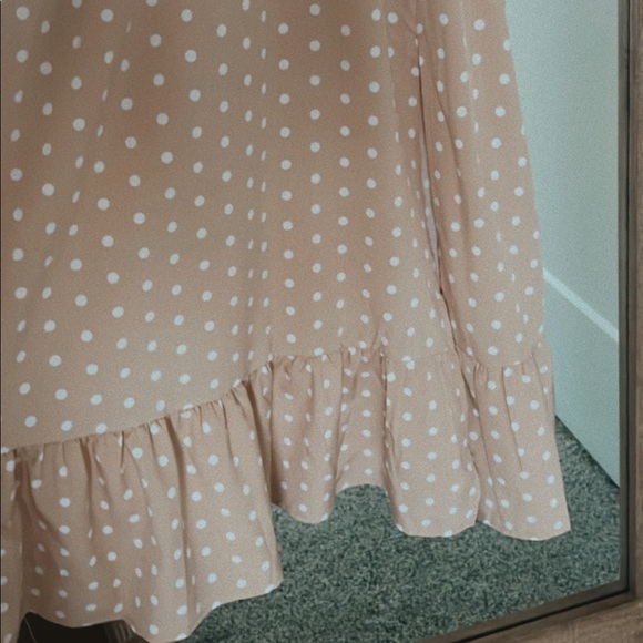 Peach & white dress - Picture 2 of 3